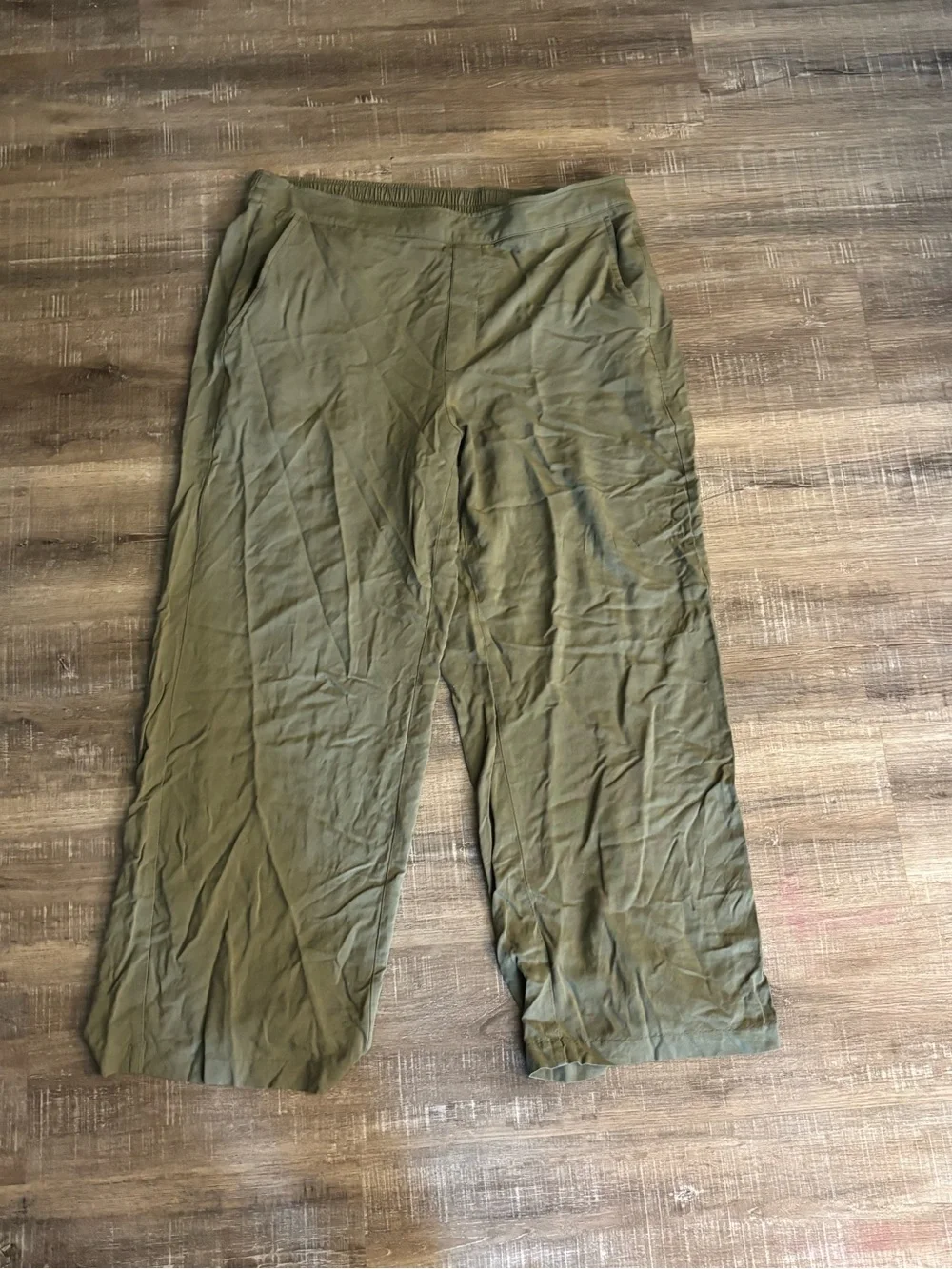 Old Navy High-Rise Playa Wide Leg Pants - Picture 3 of 6